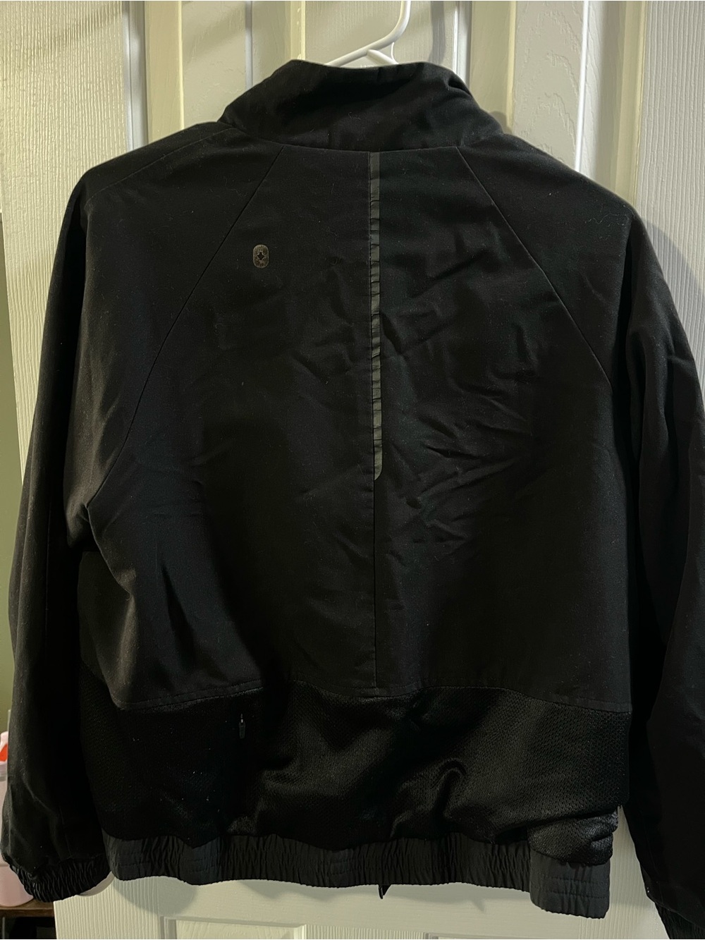 Figs women’s Black Windbreaker Jacket